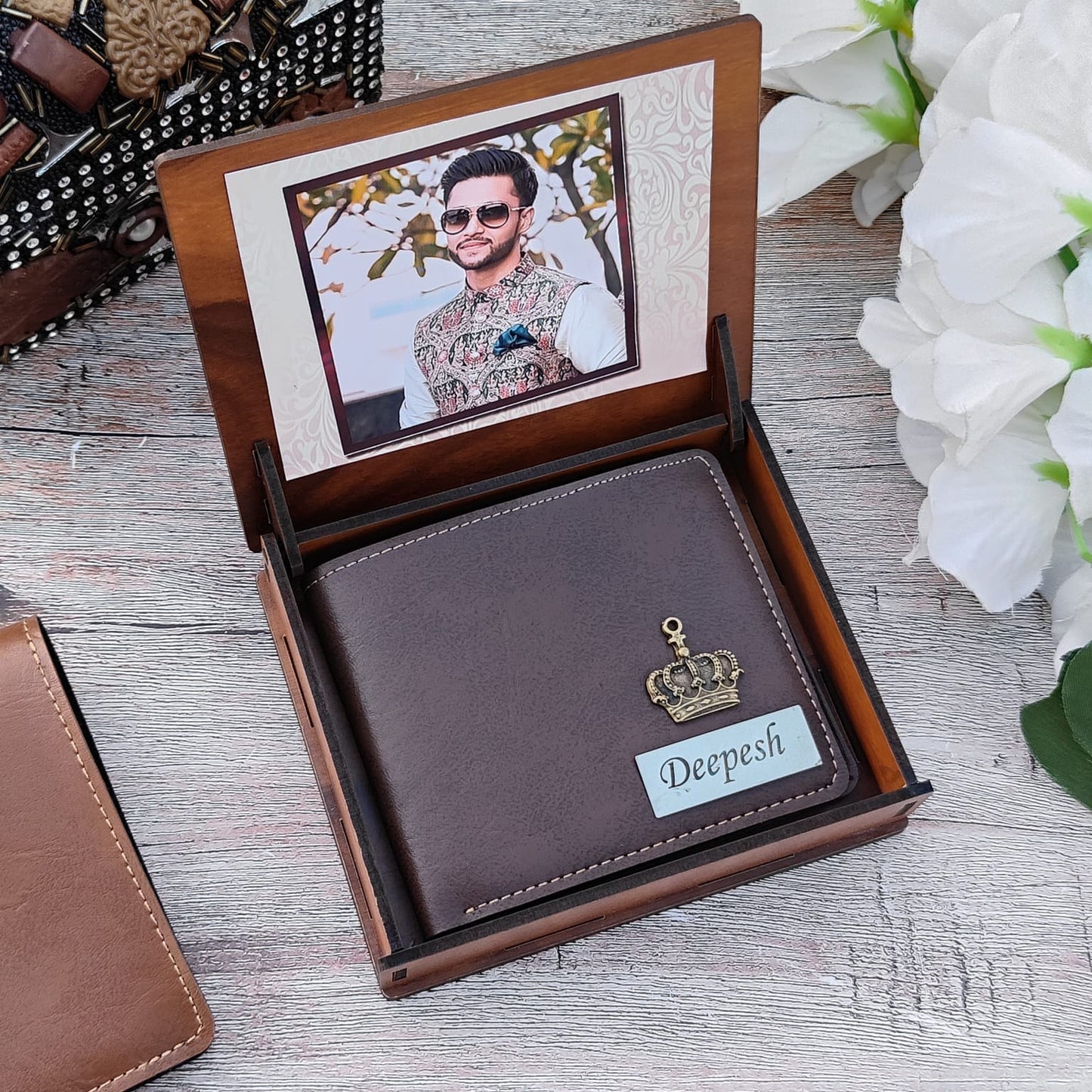 Bangkok Leather Wallet With Themed Wooden Box