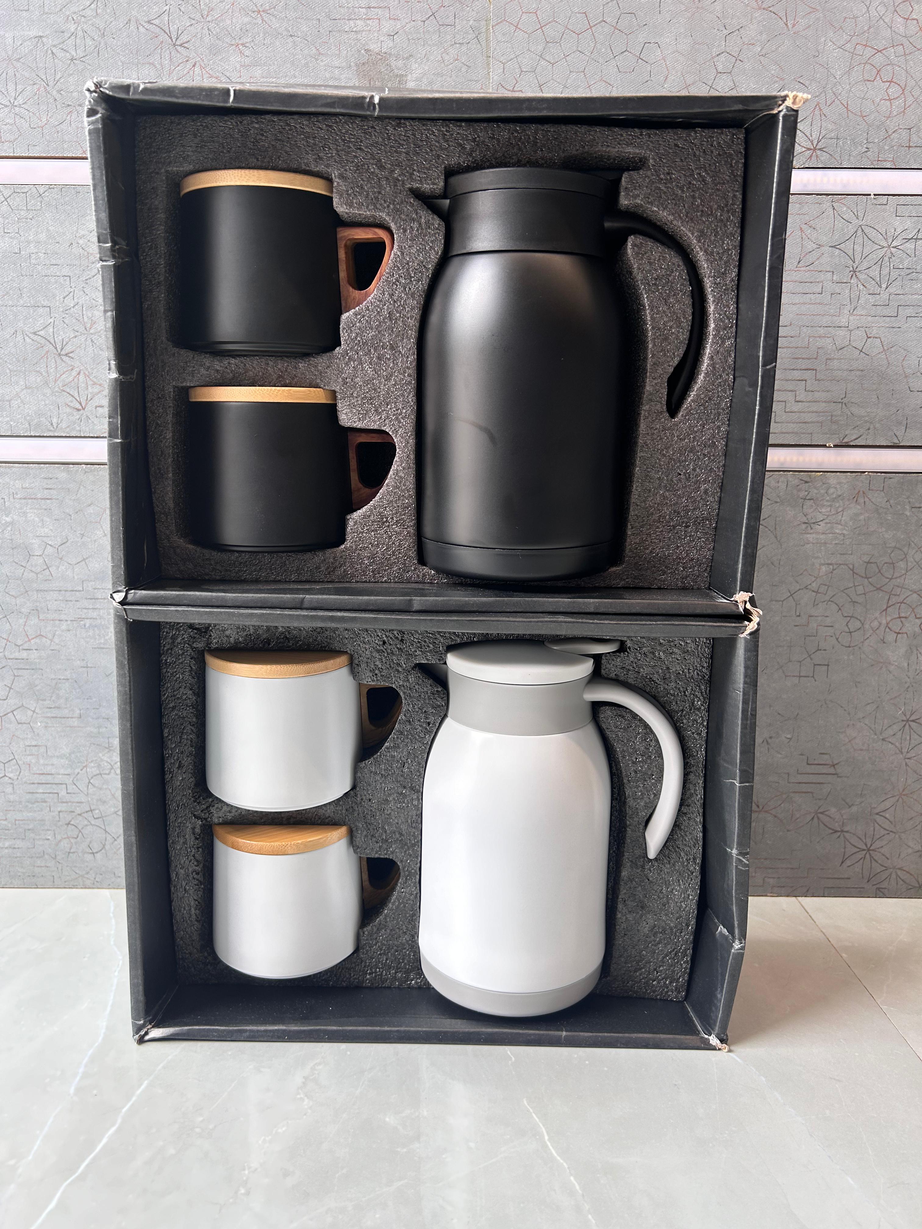 Kettle & 2 Mug Gift Set