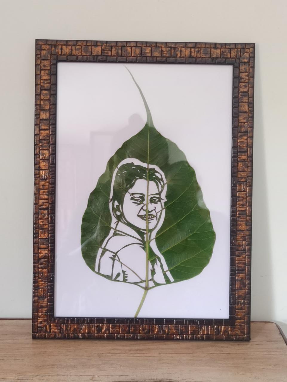 Leaf Art Photo Frame