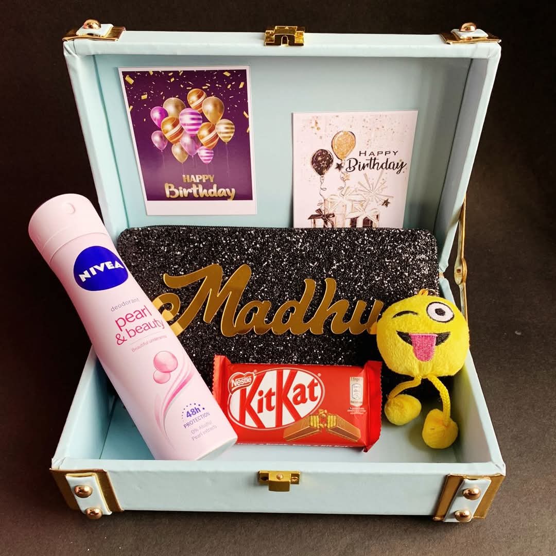 women gift, valentine gift, valentine combo, trunk combo, premium combo, leather accessories, ladies wallet, hampers, girls wallet, girls combo, girl gift, gifts for her, gift box, birthday gift, anniversary gifts, accessories