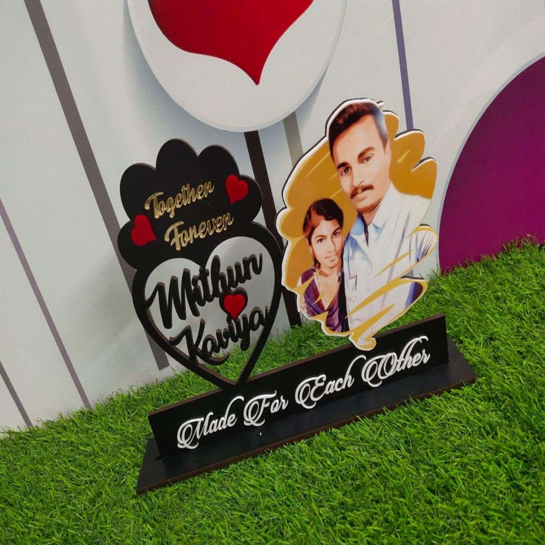 Photo Standy With One Heart