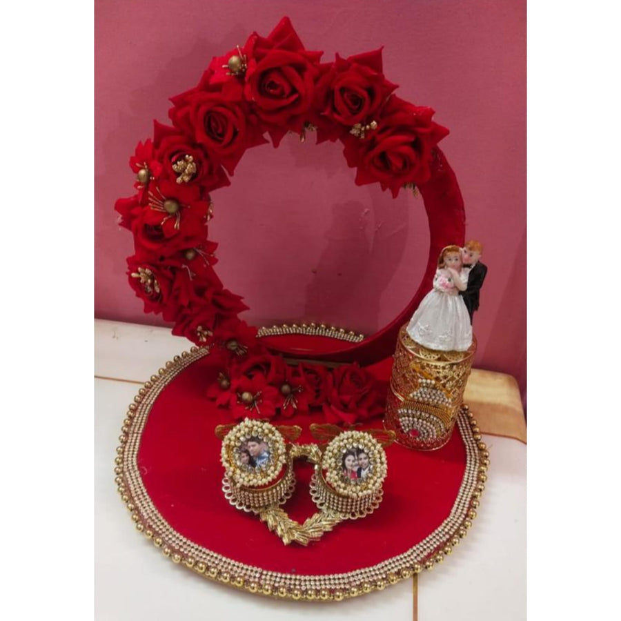 Red Ring Platter With Couple Showpiece