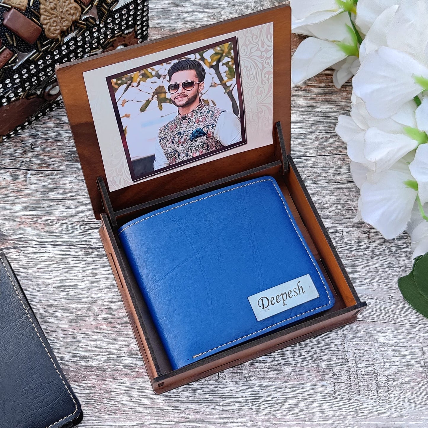 Bangkok Leather Wallet With Themed Wooden Box