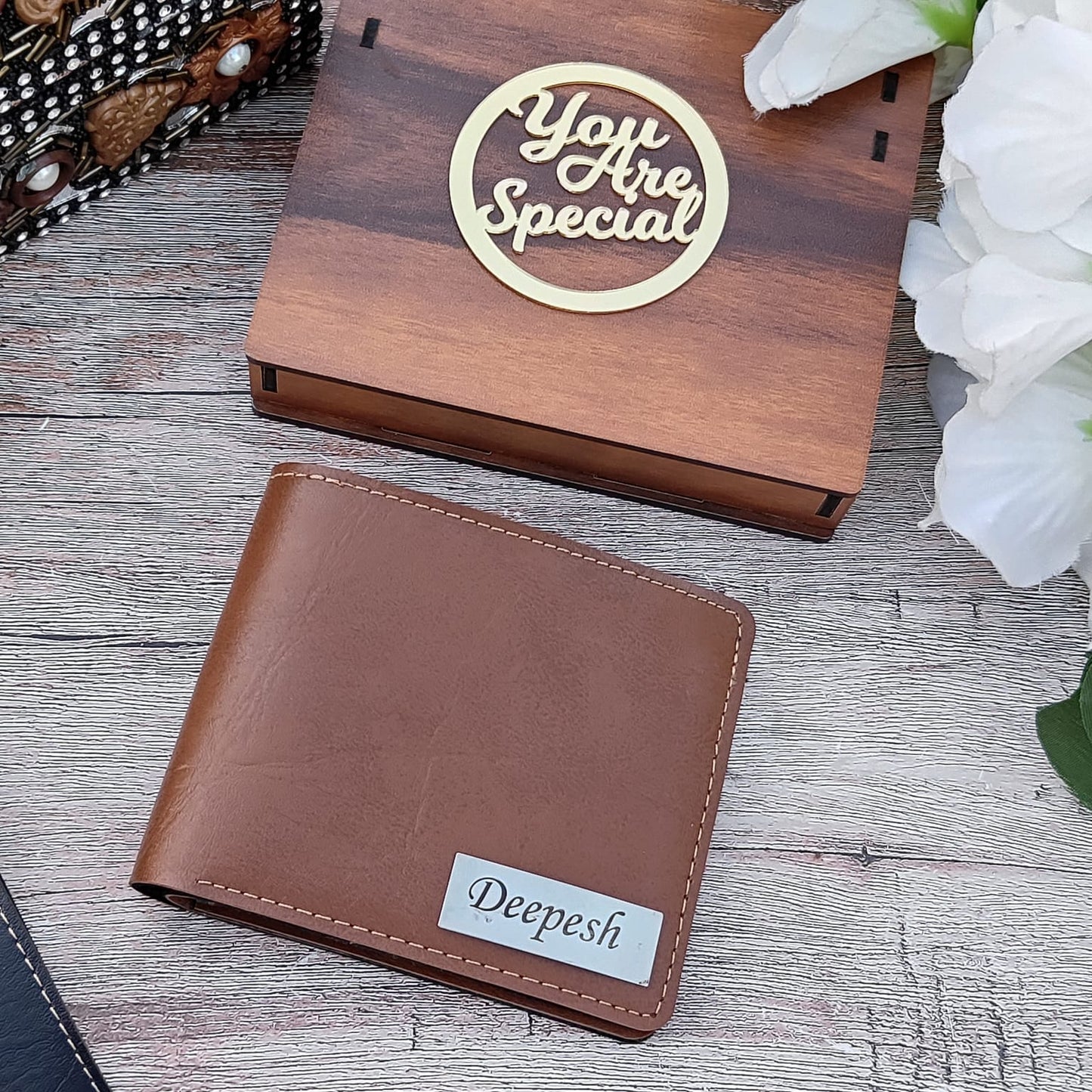 Bangkok Leather Wallet With Themed Wooden Box