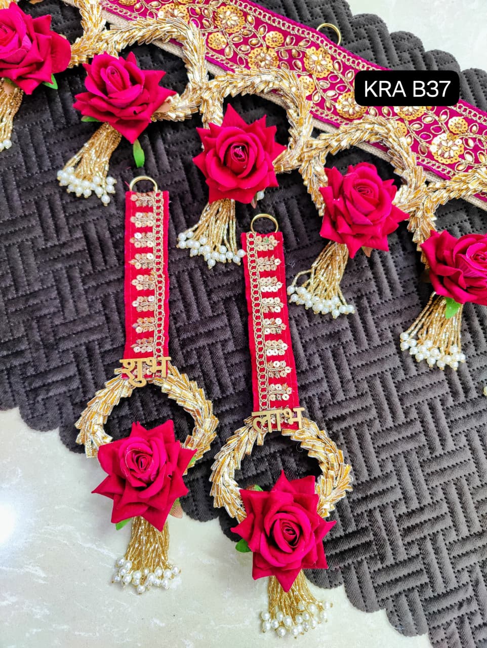 Rose Bandhanwar With Shubh Labh Hanging KRA B37